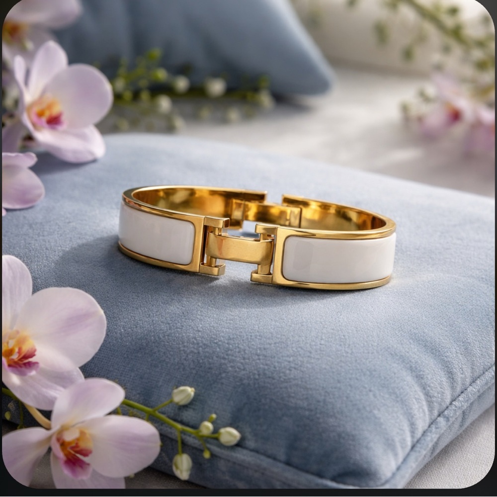 So beautiful bracelet color is light grey i think